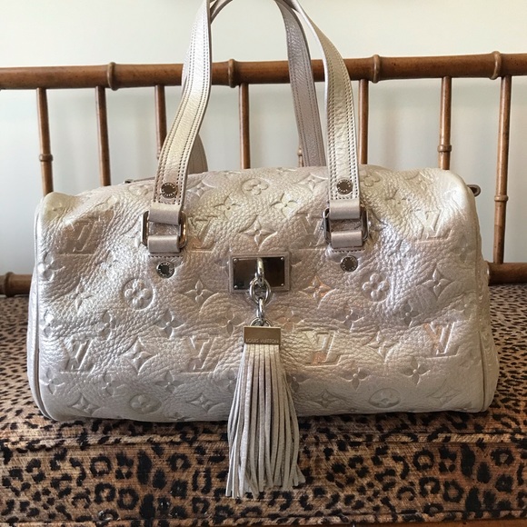 RARE AF Louis Vuitton Comete Bag in Peach Shimmer - LIKE NEW 🤩 Britney Spears - Picture 6 of 15